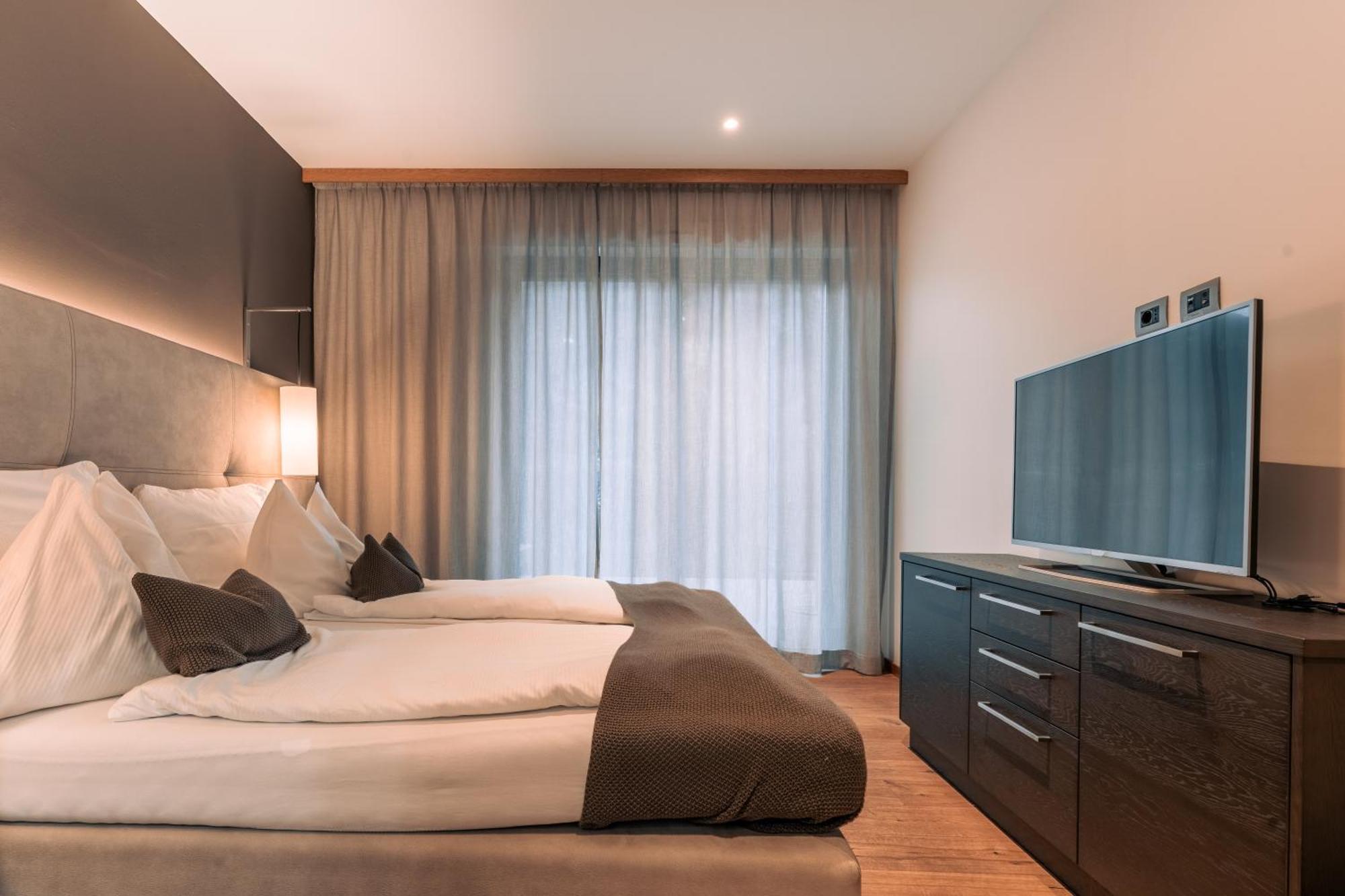 The Lodge Sporthotel - Golfclub Eppan Аппиано-Сулла-Страда-дель-Вино Экстерьер фото