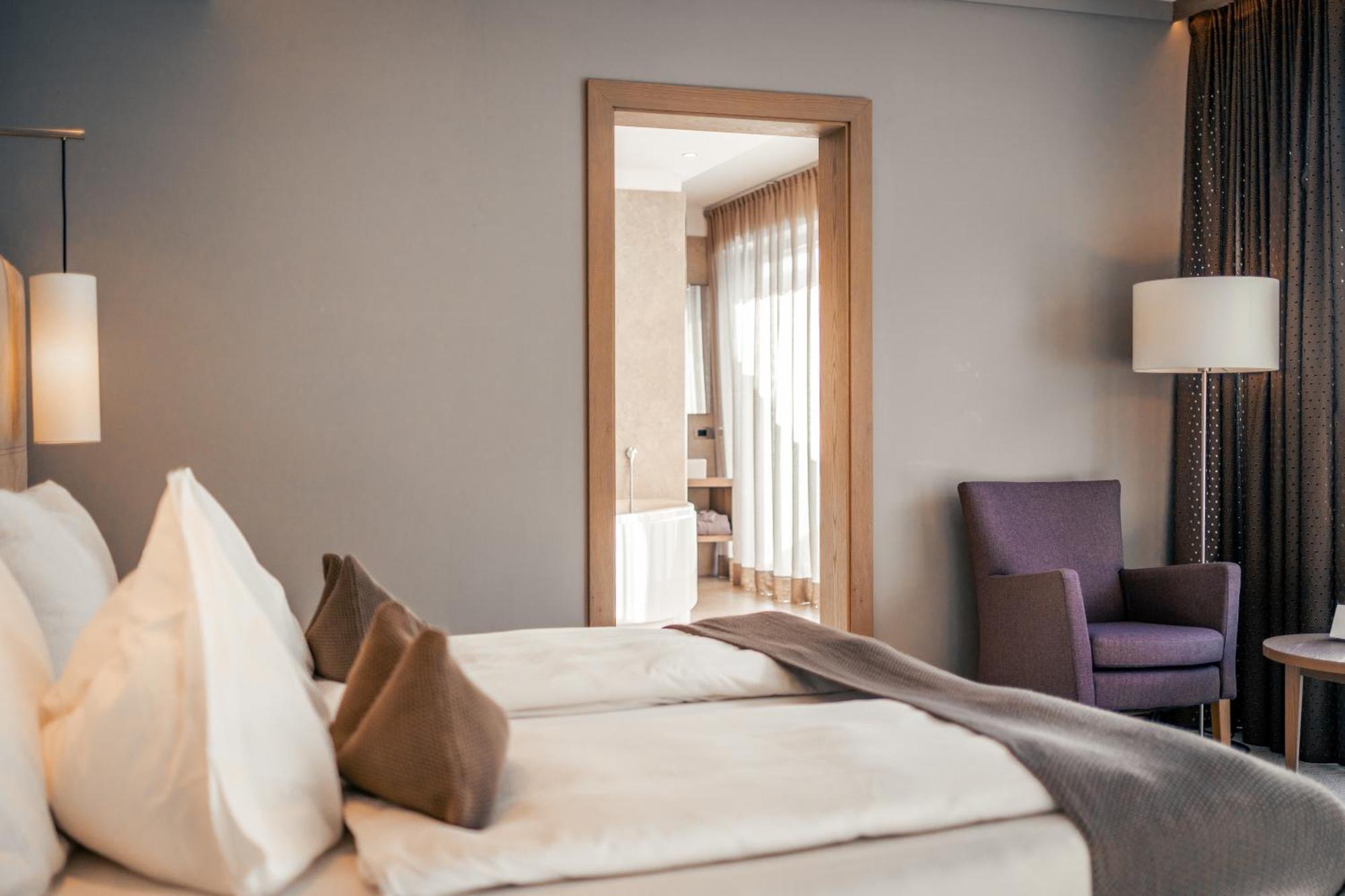 The Lodge Sporthotel - Golfclub Eppan Аппиано-Сулла-Страда-дель-Вино Экстерьер фото