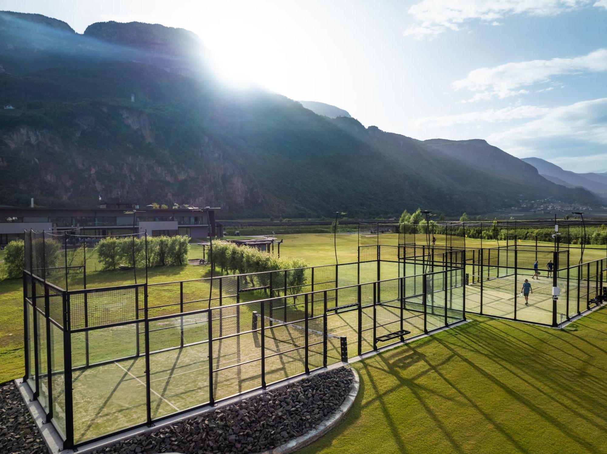 The Lodge Sporthotel - Golfclub Eppan Аппиано-Сулла-Страда-дель-Вино Экстерьер фото