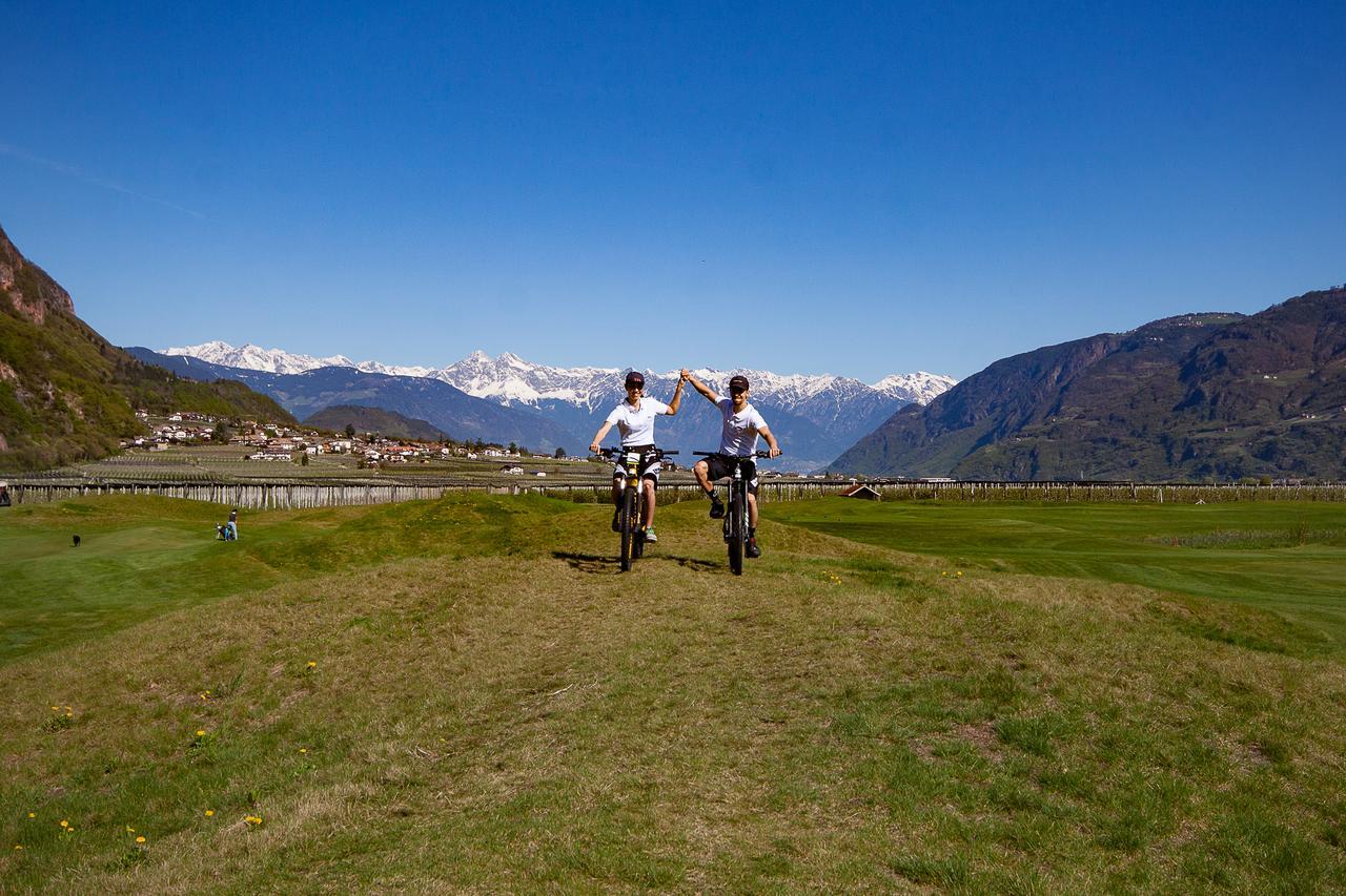 The Lodge Sporthotel - Golfclub Eppan Аппиано-Сулла-Страда-дель-Вино Экстерьер фото
